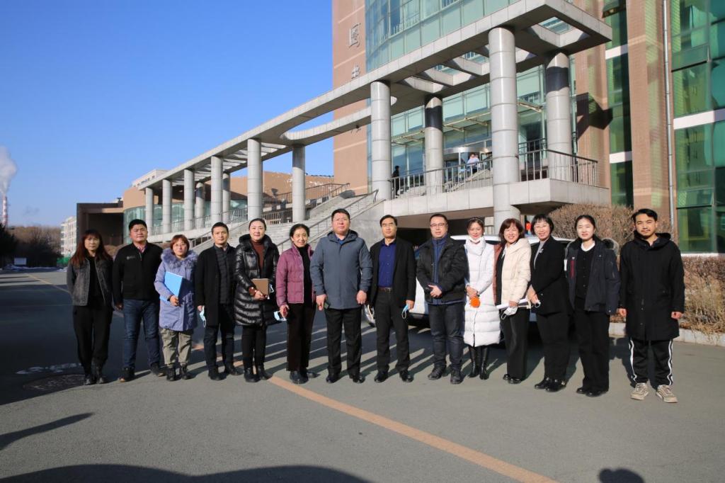 長(zhǎng)春經(jīng)開區(qū)工信局領(lǐng)導(dǎo)蒞臨我校指導(dǎo)創(chuàng)業(yè)孵化基地工作，共促校企協(xié)同發(fā)展